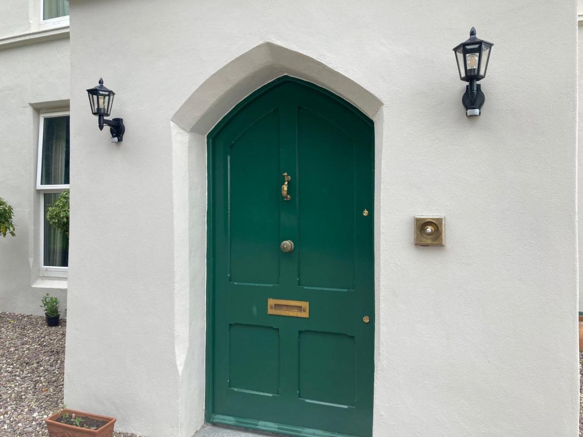 Inver Cobh Exterior photo